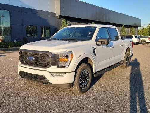 Oxford White 2023 Ford F-150 XLT