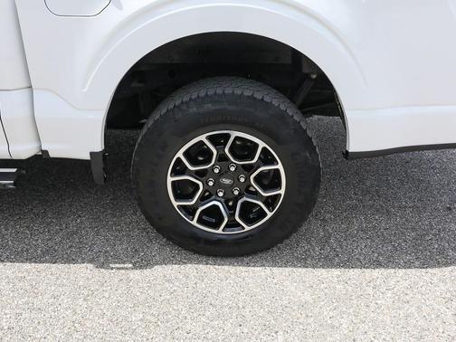 Oxford White 2023 Ford F-150 XLT