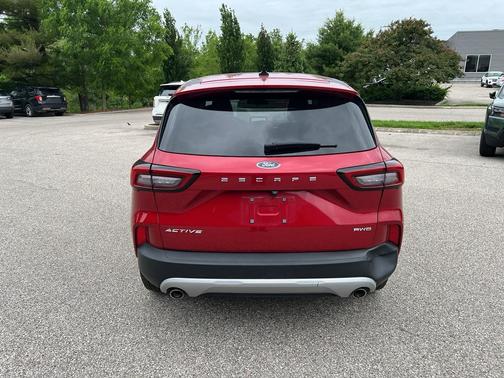 Rapid Red Metallic Tinted Clearcoat 2023 Ford Escape Active