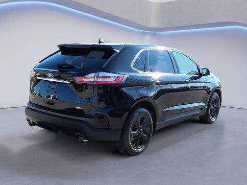 Agate Black 2020 Ford Edge SE