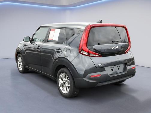 Gravity Gray 2022 Kia Soul S