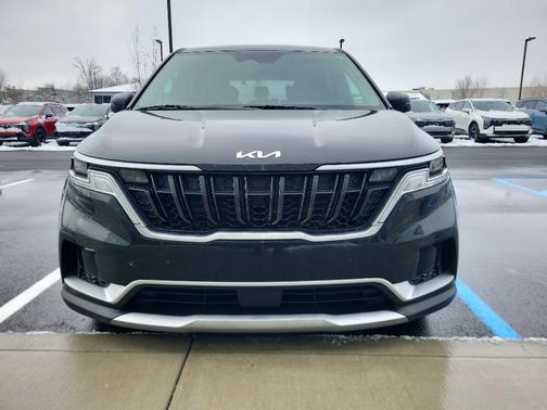 2024 Kia Carnival EX