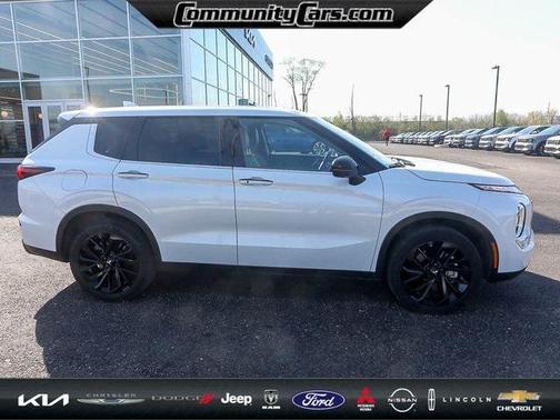 2023 Mitsubishi Outlander SE Black Edition 2WD