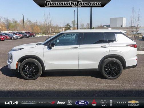 2023 Mitsubishi Outlander SE Black Edition 2WD