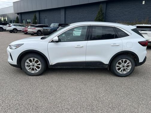 Oxford White 2023 Ford Escape Active