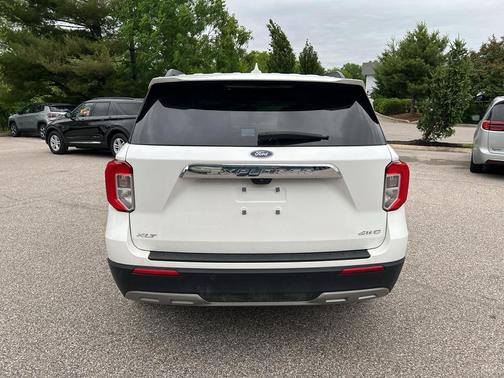 Star White Metallic Tri-Coat 2023 Ford Explorer XLT