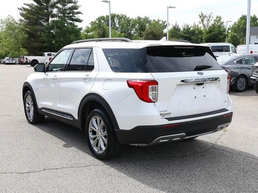 Star White Metallic Tri-Coat 2023 Ford Explorer XLT