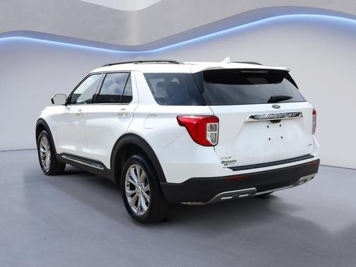 Star White Metallic Tri-Coat 2023 Ford Explorer XLT