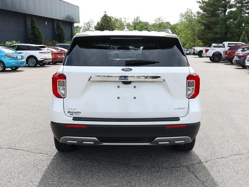 Star White Metallic Tri-Coat 2023 Ford Explorer XLT