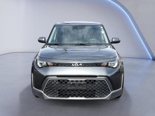 Gravity Gray 2023 Kia Soul LX