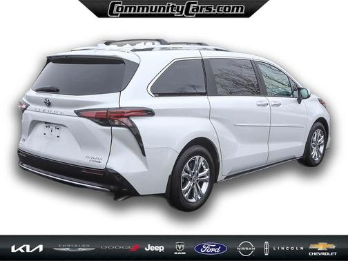 2024 Toyota Sienna Platinum