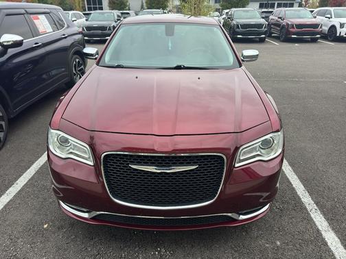 2019 Chrysler 300 Touring
