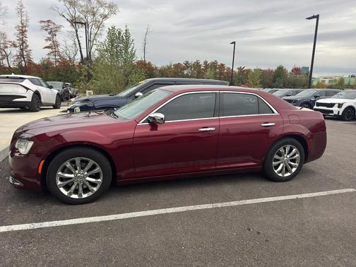 2019 Chrysler 300 Touring