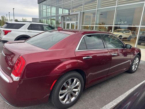 2019 Chrysler 300 Touring