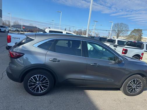2023 Ford Escape PHEV Base
