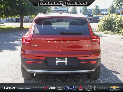 2023 Volvo XC40 B5 Plus Bright Theme