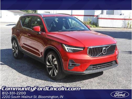 2023 Volvo XC40 B5 Plus Bright Theme