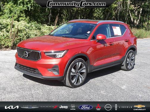 2023 Volvo XC40 B5 Plus Bright Theme