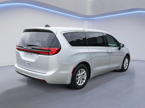 Silver Mist Clearcoat 2024 Chrysler Pacifica Touring L