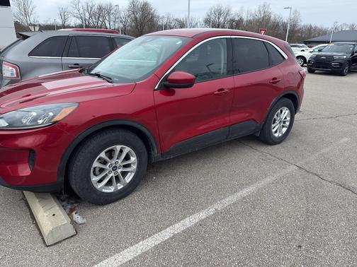 2020 Ford Escape SE