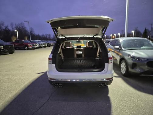 2023 Lincoln Aviator Standard AWD