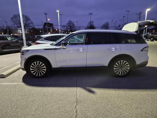 2023 Lincoln Aviator Standard AWD