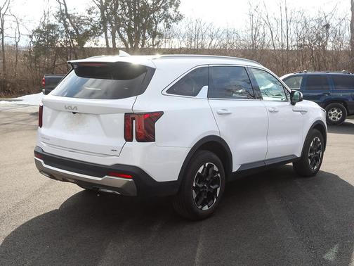 2024 Kia Sorento S