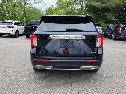 Agate Black Metallic 2023 Ford Explorer XLT
