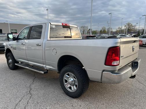 2017 RAM 2500 SLT Crew Cab 4x4 6'4' Box