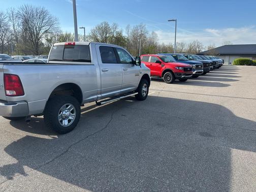 2017 RAM 2500 SLT Crew Cab 4x4 6'4' Box