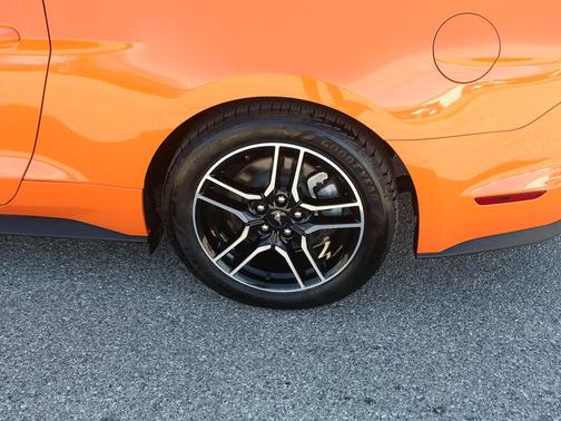 2021 Ford Mustang EcoBoost