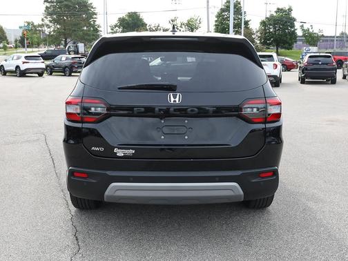 Modern Steel Metallic 2024 Honda Pilot EX-L 7 Passenger