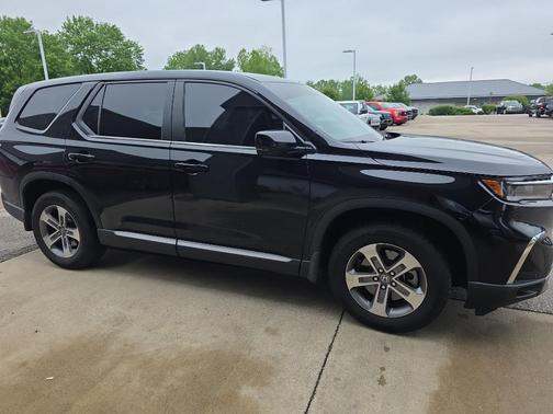 Modern Steel Metallic 2024 Honda Pilot EX-L 7 Passenger