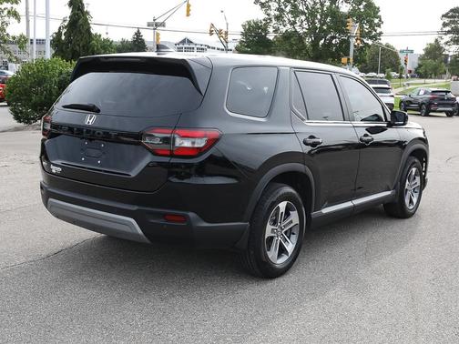 Modern Steel Metallic 2024 Honda Pilot EX-L 7 Passenger