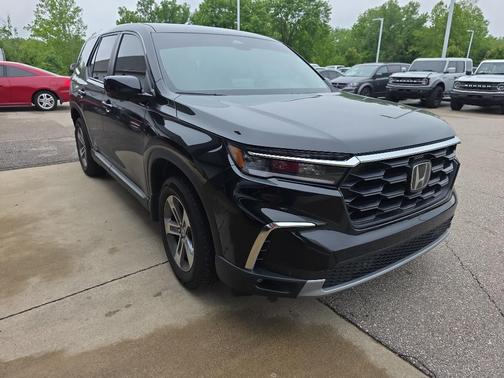 Modern Steel Metallic 2024 Honda Pilot EX-L 7 Passenger