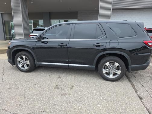 Modern Steel Metallic 2024 Honda Pilot EX-L 7 Passenger