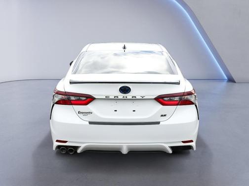 Ice Cap 2023 Toyota Camry SE