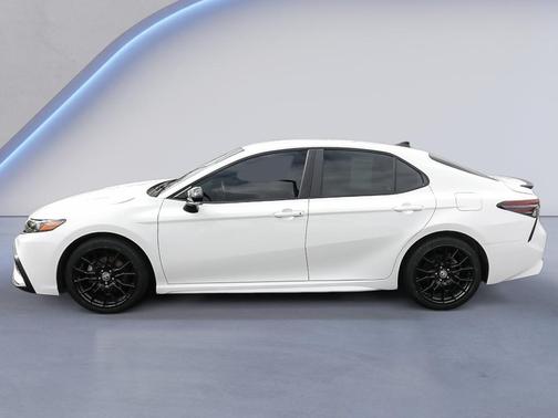 Ice Cap 2023 Toyota Camry SE