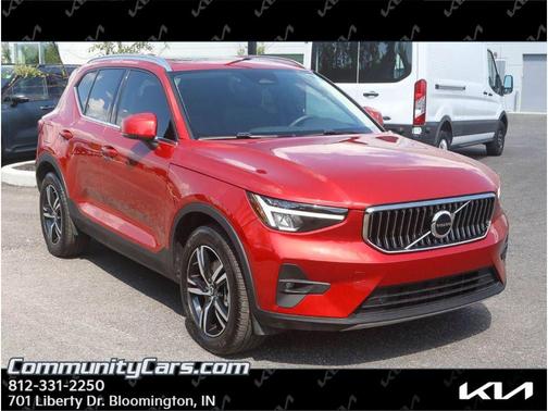 2023 Volvo XC40 B5 Plus Bright Theme
