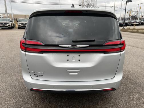 2023 Chrysler Pacifica Touring