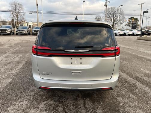 2023 Chrysler Pacifica Touring