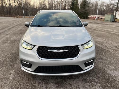 2023 Chrysler Pacifica Touring