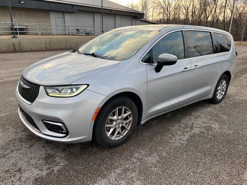 2023 Chrysler Pacifica Touring