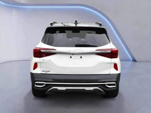 Clear White/Black Roof 2023 Kia Seltos S