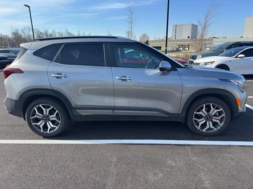 Steel Gray 2023 Kia Seltos SX Turbo