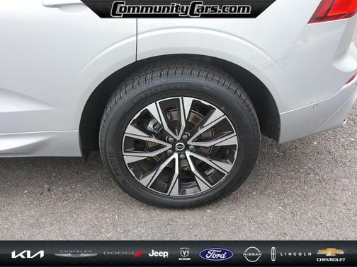 2025 Volvo XC60 B5 Plus