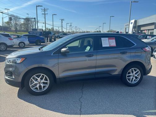 Carbonized Gray Metallic 2024 Ford Edge SEL
