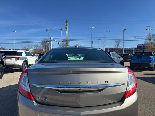 2015 Lincoln MKS Base