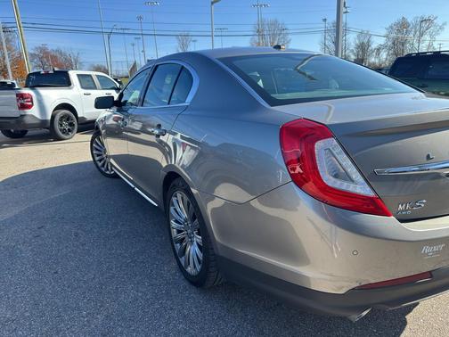 2015 Lincoln MKS Base