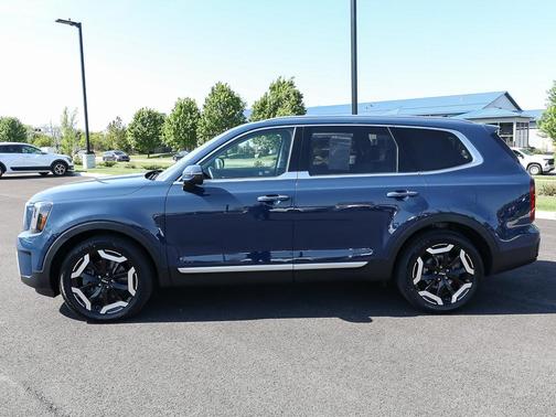 Midnight Lake Blue 2024 Kia Telluride S